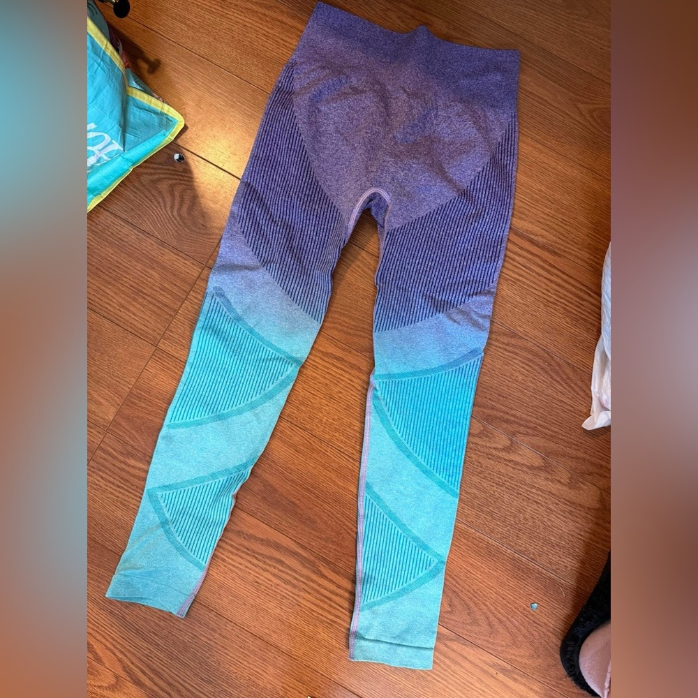 NWOT halara Leggings